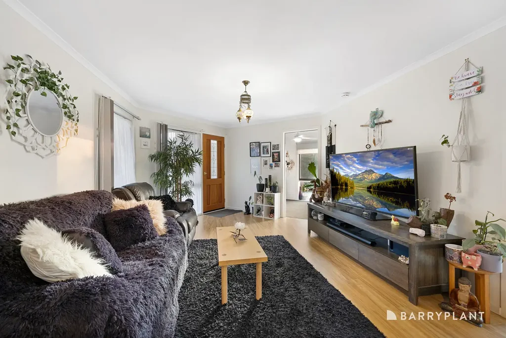 Woori Yallock 2침실 Immaculate low maintenance living - walk to town!