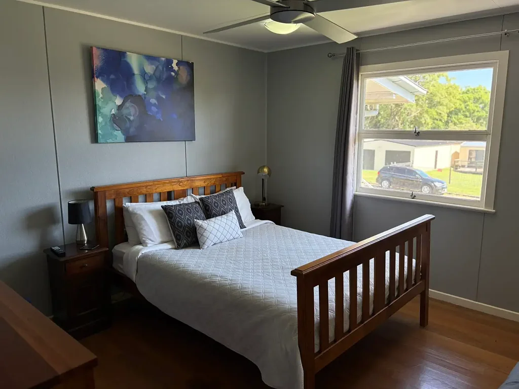 Attention Tradies working in the area!!!  Fully Furnished