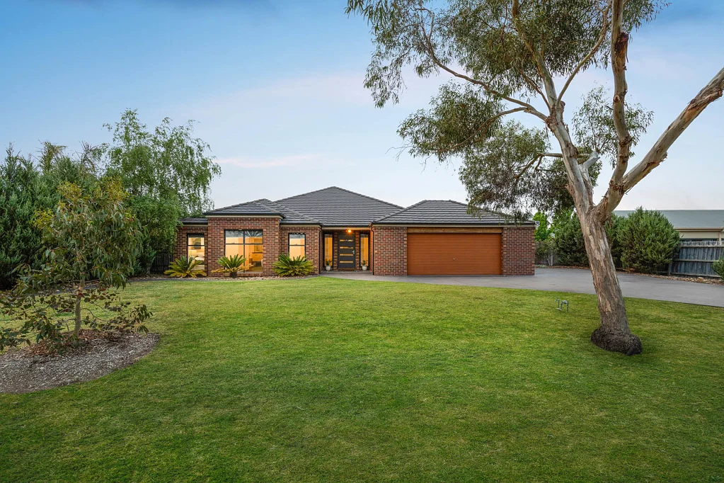 94 The Skyline, Sunbury, VIC 3429
