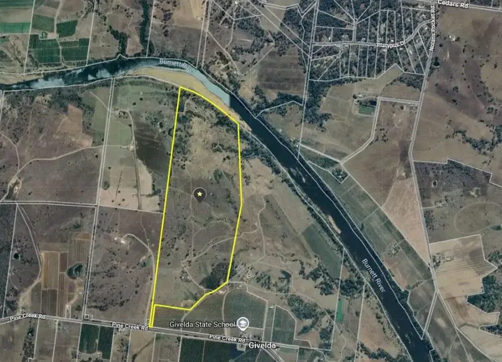 Givelda  EXCEPTIONAL RIVERFRONT GRAZING WITH HORTICULTURE/ SMALL CROP POTENTIAL AND MORE 99.87Ha, 5 megs water