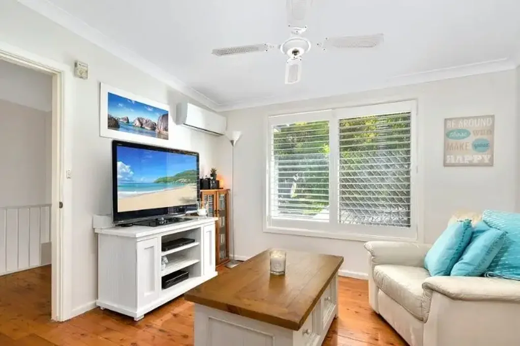 Bright and Open Upper Level Duplex