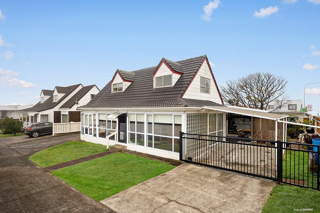1/216 Edmonton Road, Te Atatu South, Waitakere City, Auckland