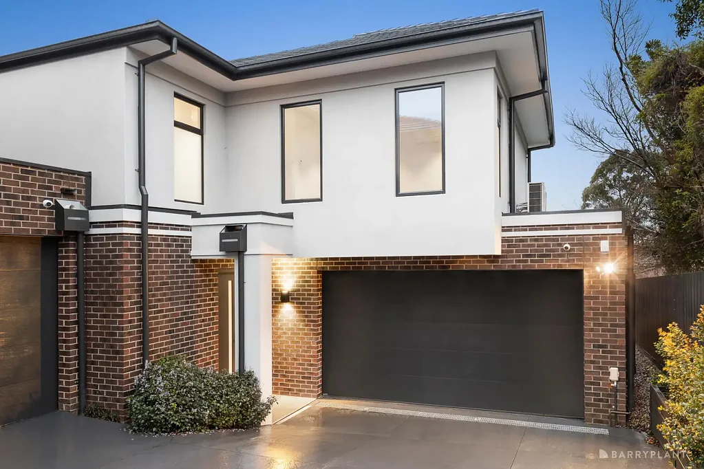 Templestowe Lower 4房 现代奢居典范 开放式布局 优质装修 岛式吧台 高端电器 独立卧室 主卧套间 私密后院 双车库便利 步行上学 邻近商圈 High End Finishes Across a Designer Dual Storey Layout