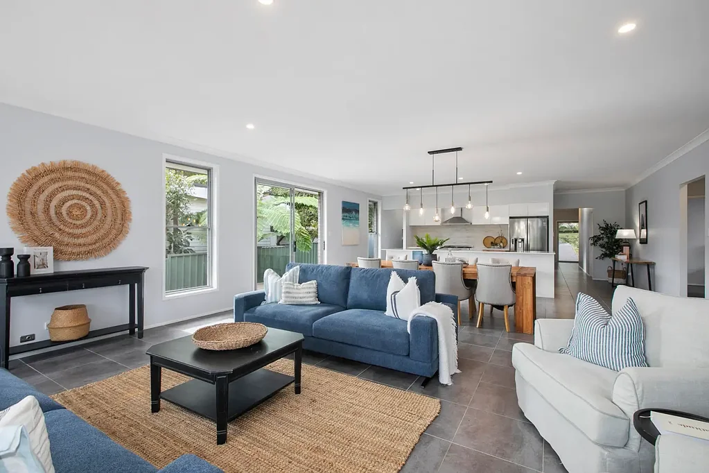 Bateau Bay 5Habitaciones Modern Single Level Home Designed for Relaxed Family Living