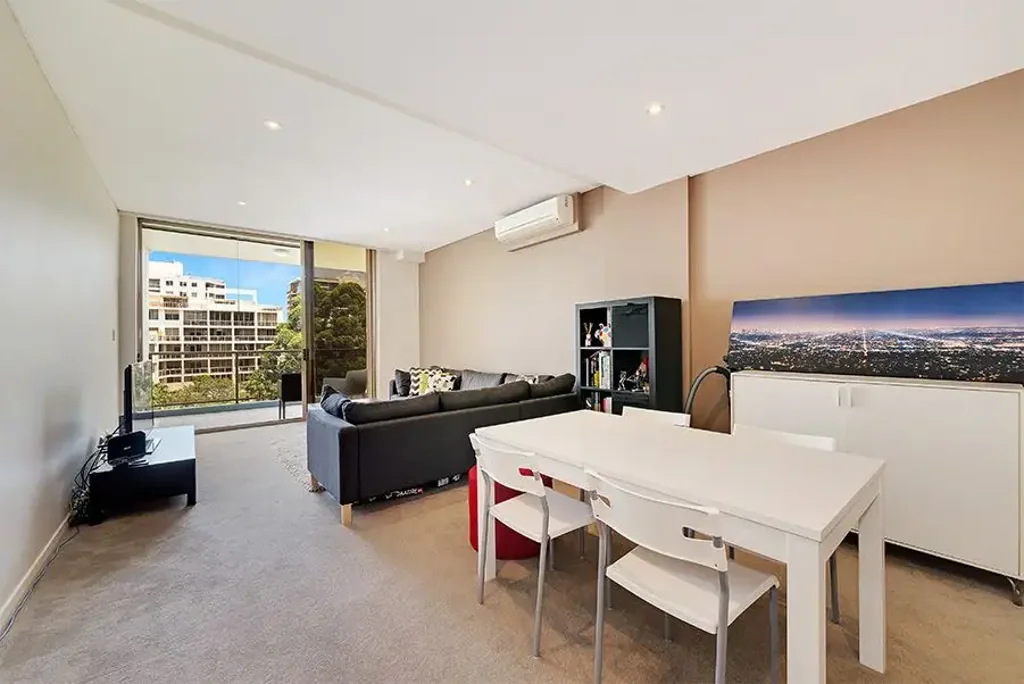 Spacious Two Bedroom Apartment - Unfurnished
