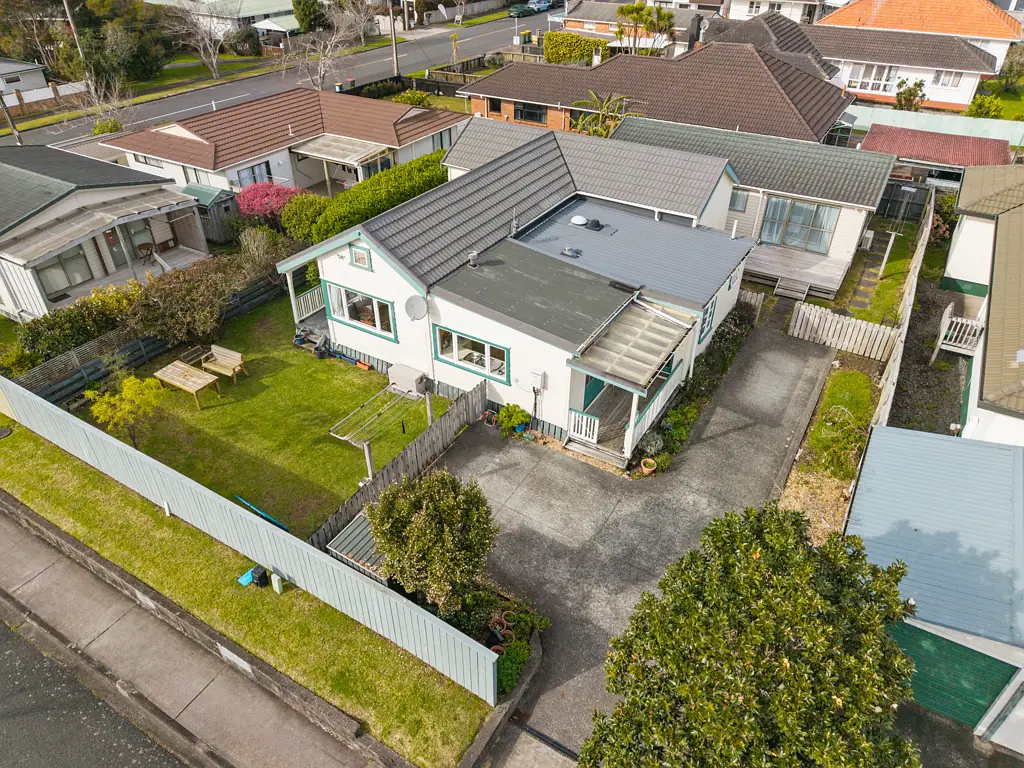 New Lynn 6房  Home & Income Opportunity - Prime Location!