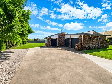 Ayr 3房  Fully Renovated - Just Move In and Enjoy!!