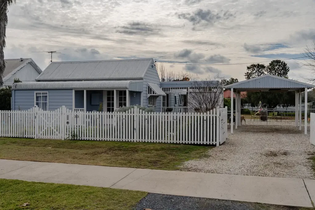 33 Victoria Street, Howlong, NSW 2643