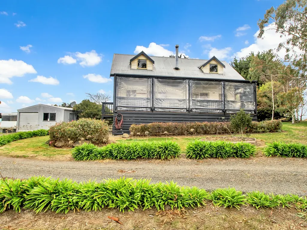 Omeo 2chambre ELEVATED COUNTRY CHARM WITH SPECTACULAR VIEWS
