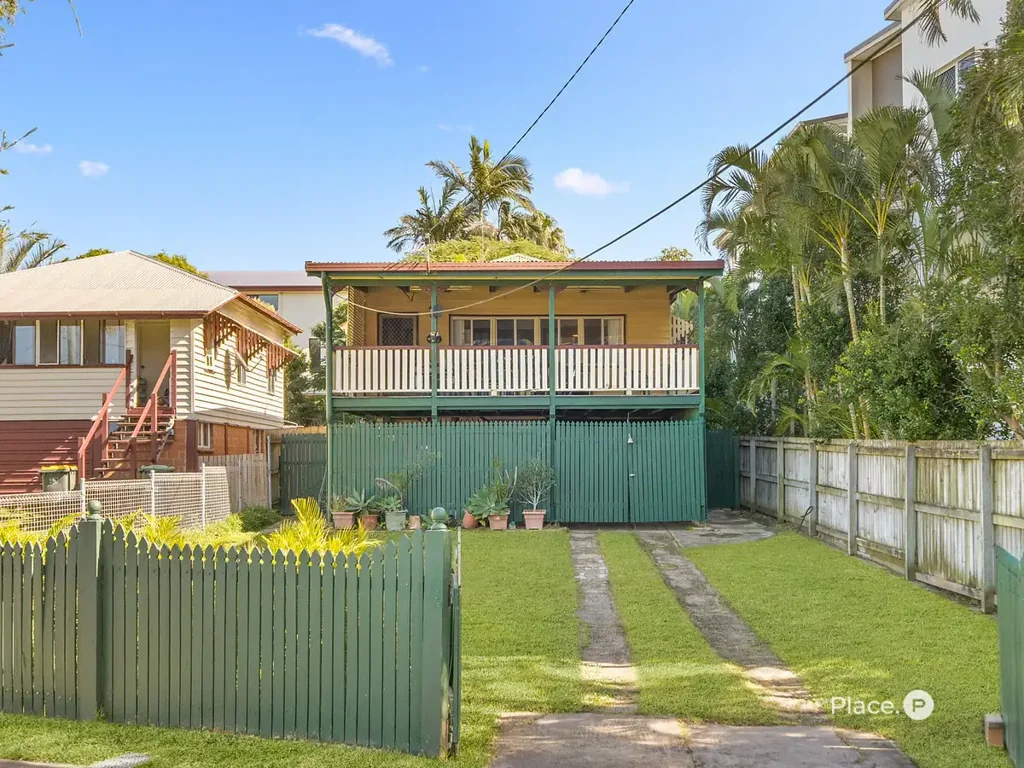 Redcliffe 3 Bedroom Charming Queenslander Just One Street from Suttons Beach – Renovate or Rebuild by the Water