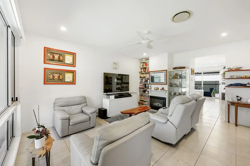 Glenvale 2 Slaapkamer Resort-Style Living for Over 50s | Luxury Ex-Display Home with 3-Bedroom Flexibility!