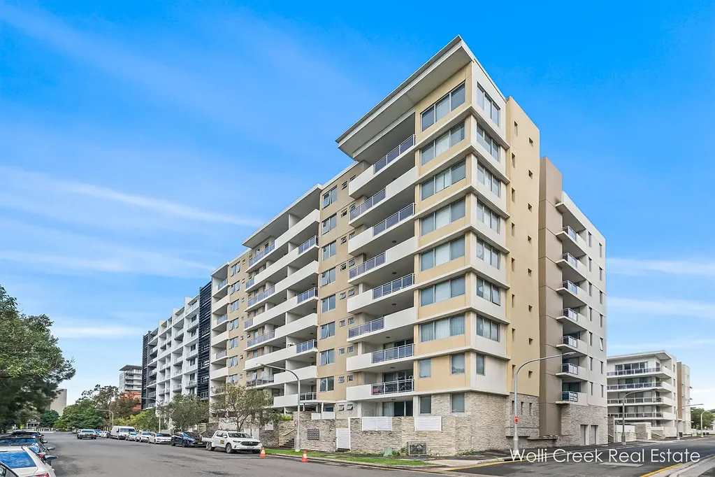 Wolli Creek 1房 步行便利 交通优越 安全现代复合体 宽敞开敞式生活 安全停车位 储物笼 步行至公园站店咖 CLOSE TO EVERYTHING | OVERSIZED | GREAT VALUE