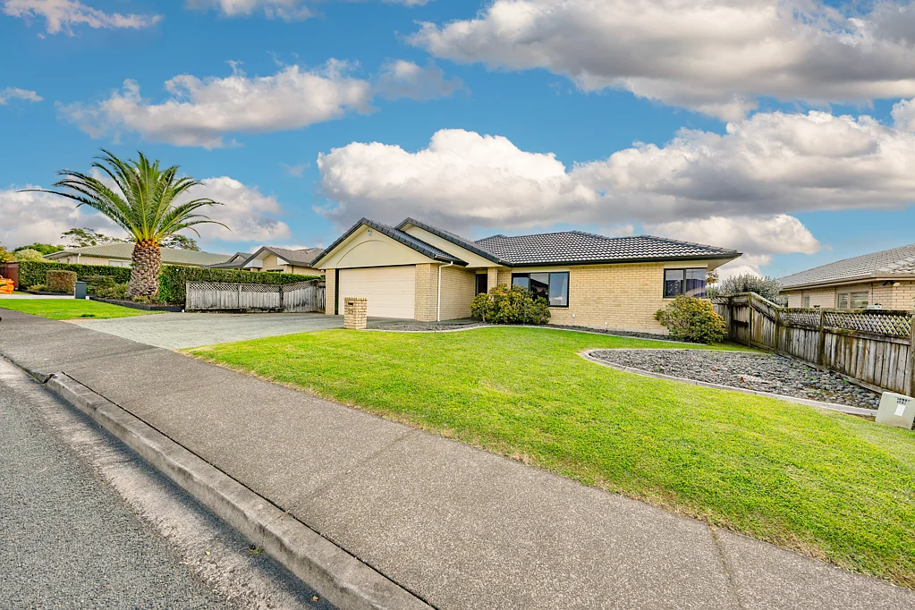 33 Ruze Vida Drive, Massey, Waitakere City, Auckland