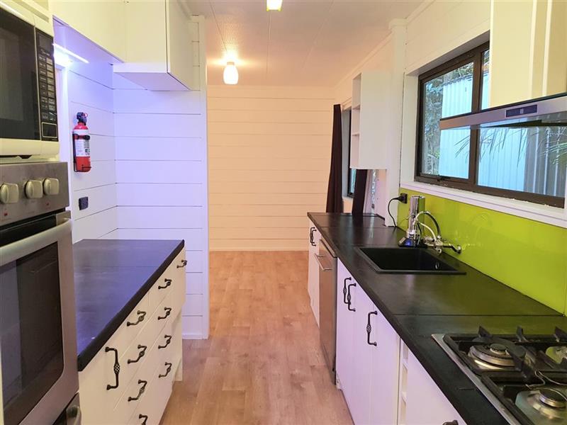 29 Hobson Terrace, Onetangi, Auckland, 4 phòng ngủ, 1 phòng tắm