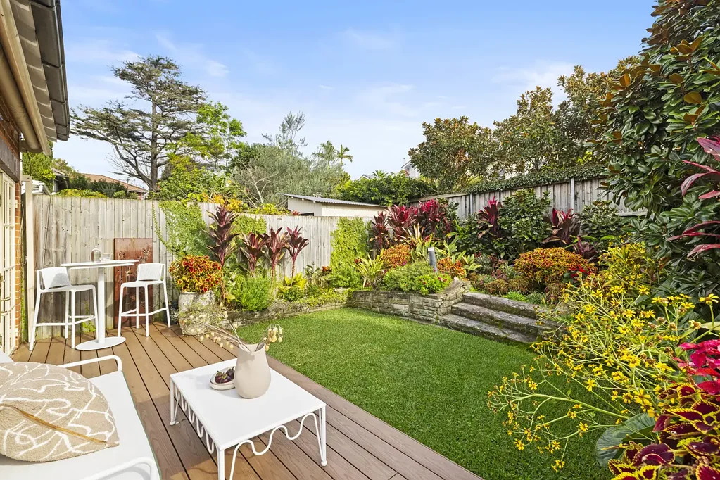 Balgowlah 3房 受追捧街道 优雅砖砌半独立屋 北向阳光充沛 现代舒适便利 咖啡馆学校近便 Sunlit Federation semi with stunning private gardens and double secure parking