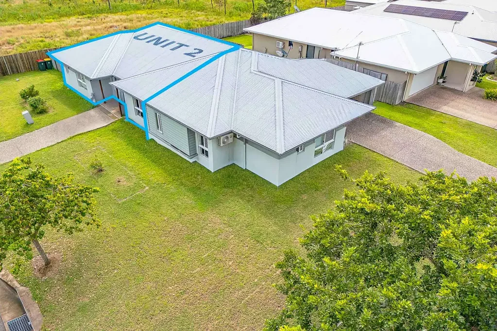 2/4 Lacebark Way, Mount Low, QLD 4818