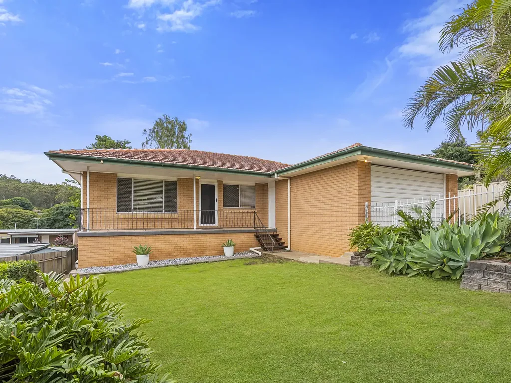Nathan 4غرفة نوم Large Family Home with Two-Level Living