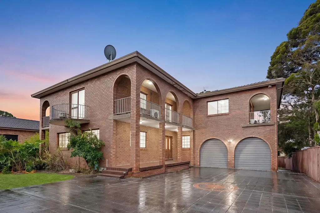 Punchbowl 5ห้องนอน Full brick family home nestled in private locale