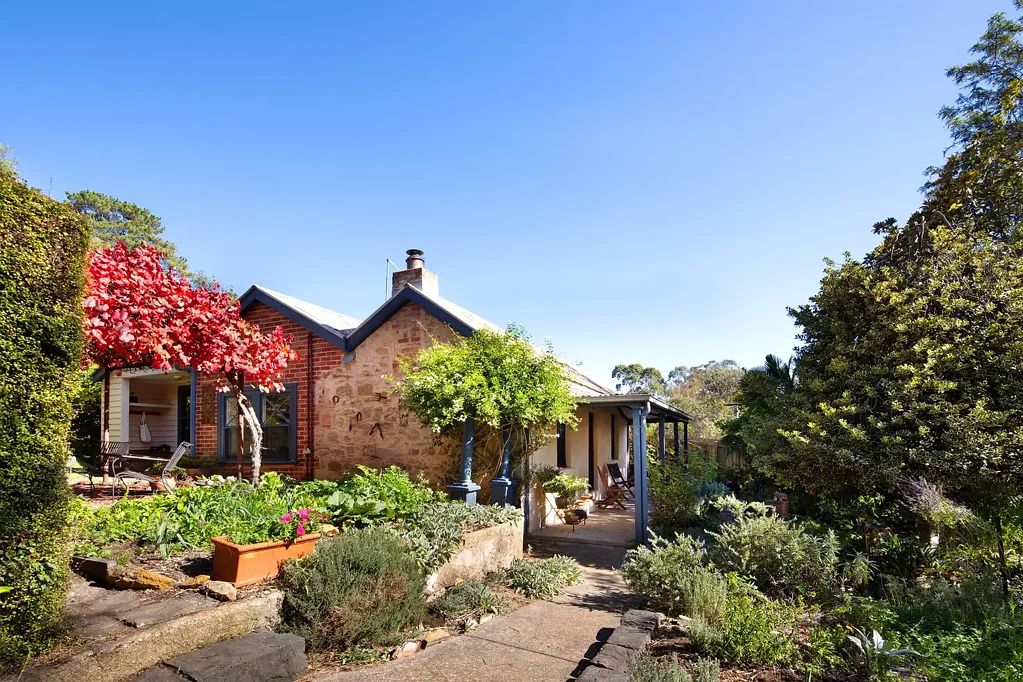 Castlemaine 3 Bedroom Where Heritage meets Hideaway - Circa 1852–1926