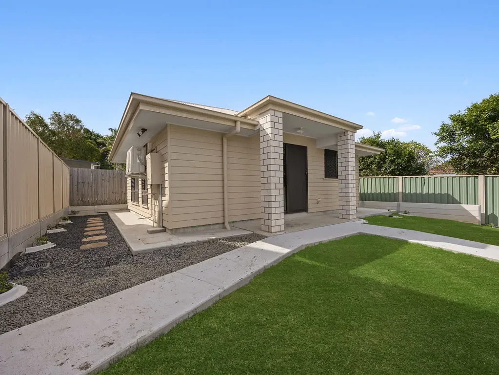 Comfort & Convenience in the Heart of Silkstone!