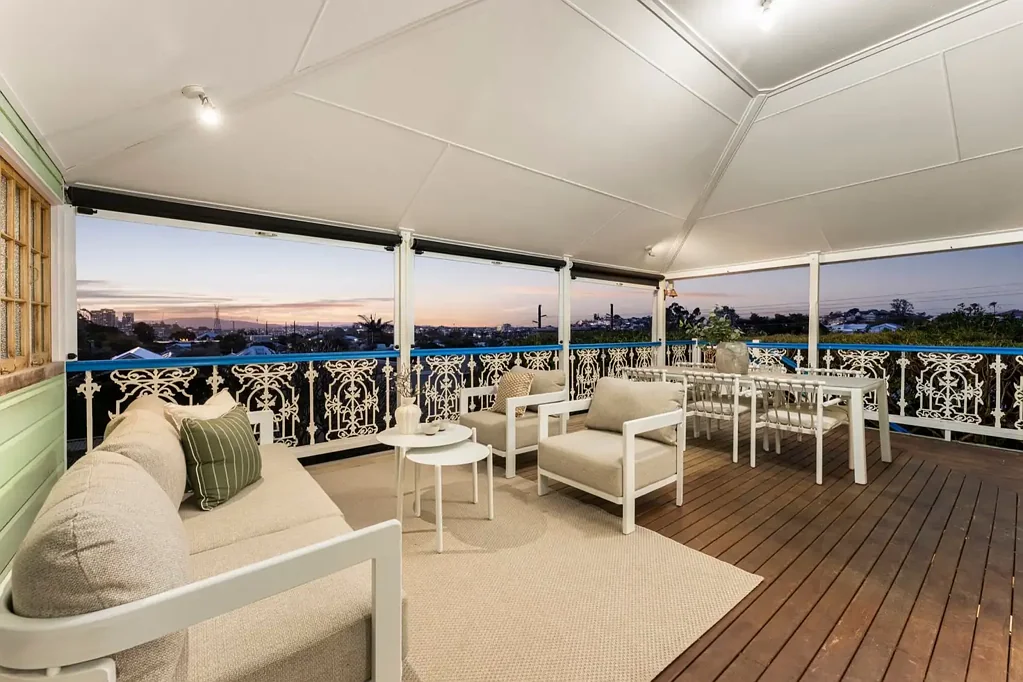 Bulimba 4Kwarto Elevated 625sqm Queenslander property ready to improve