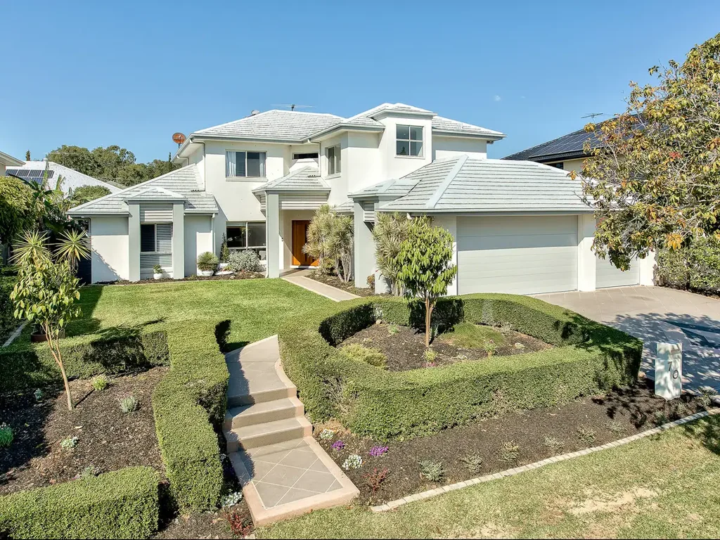 Bridgeman Downs 5 Bedroom RENOVATED FAMILY ENTERTAINER !