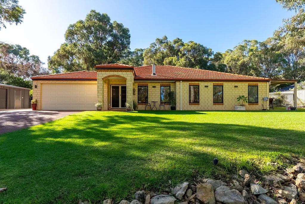 Baldivis 5 Bedroom Spacious Entertainer in Sherwood Estate!