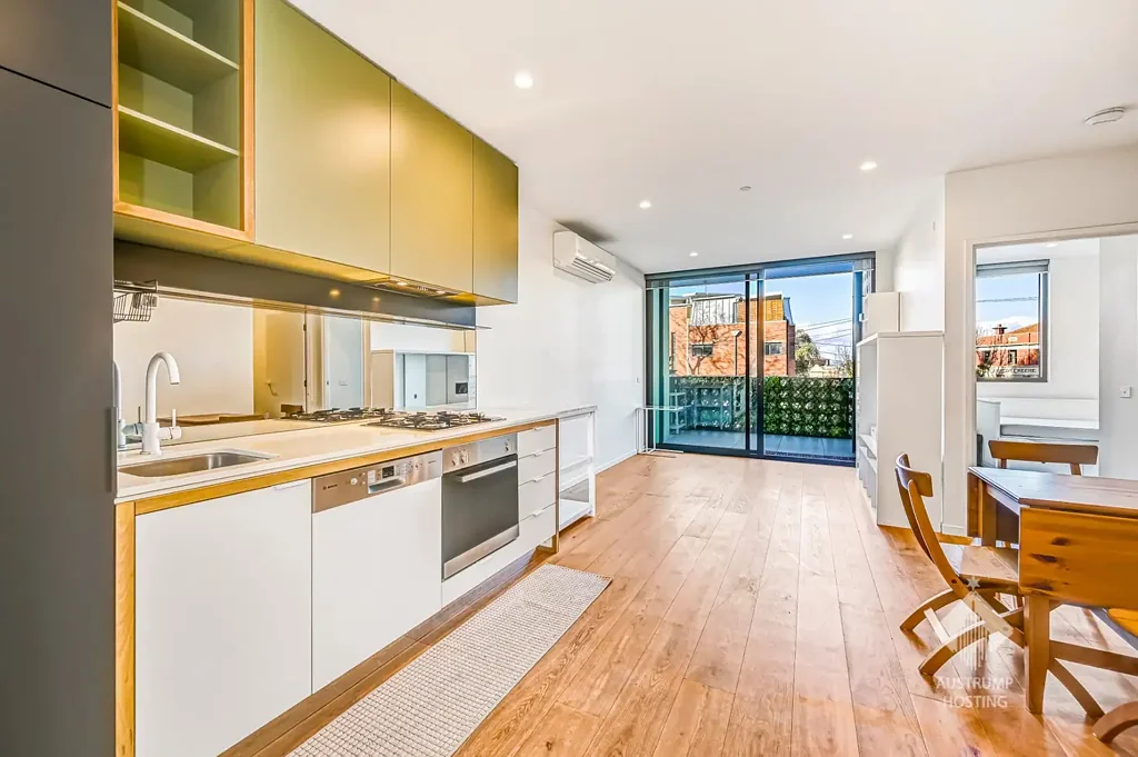Fully Furnished 2-Bedroom Apartment with Car Space in Prime Carlton Location