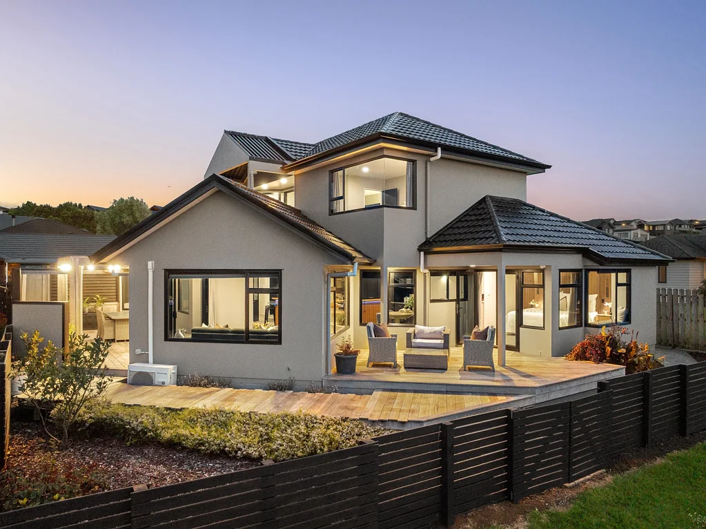 Pukekohe 3कमरा Luxury Living, Front Row to the Park
