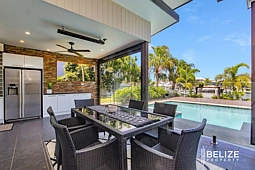 24 Sundown Place, Jacobs Well