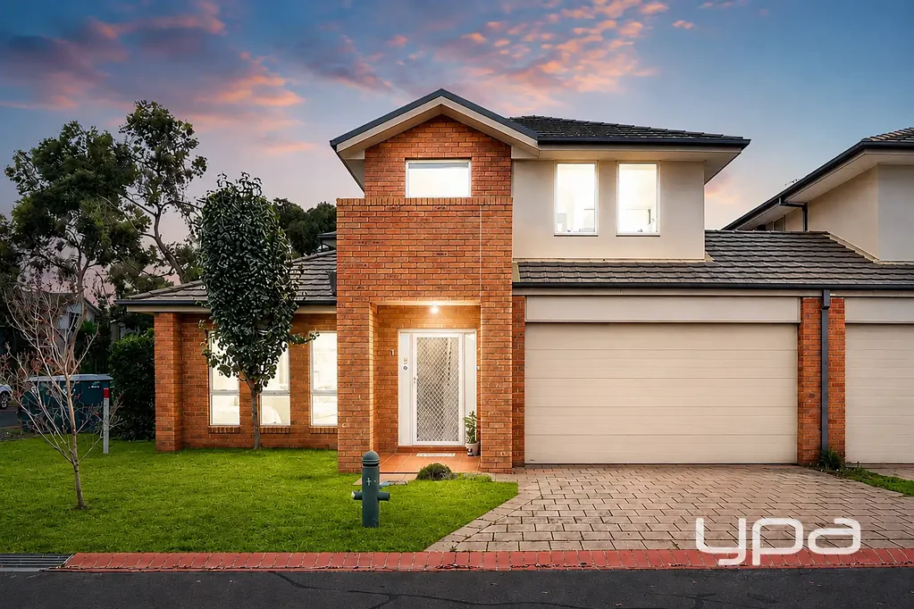 Point Cook 4房  在 Alamanda 学校区的宽敞双层住宅  Spacious Double-Storey Living in Alamanda School Zone