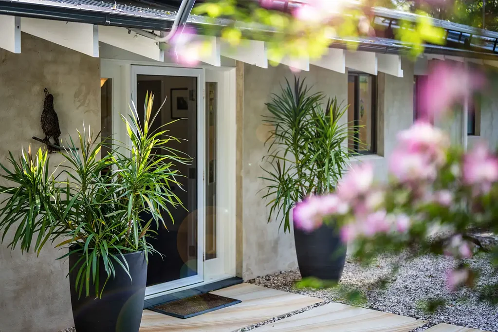 Mount Elliot 3ห้องนอน Contemporary Home with Sustainable Living Features
