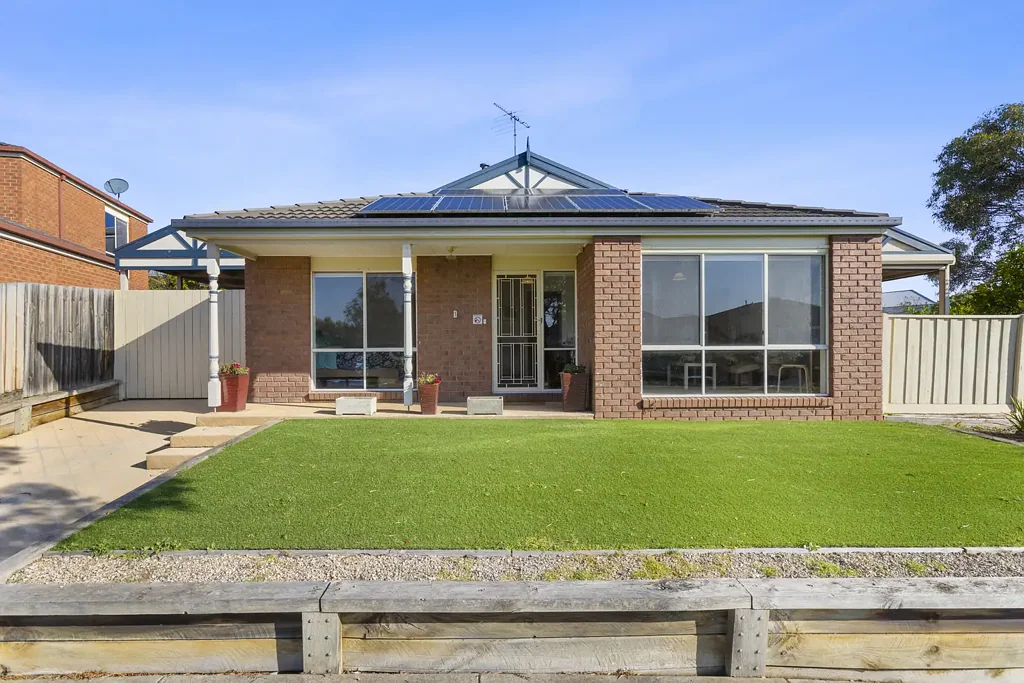 Waurn Ponds 3 Slaapkamer Downsizing or Investing this property is a Must Inspect!