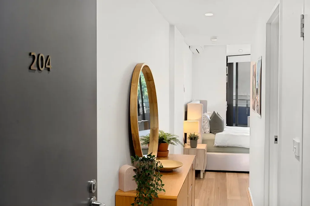 Newcastle West 1ห้องนอน Radiant Studio Apartment within the Esteemed Verve Building