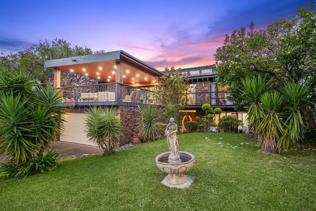 Blaxland 5Habitaciones Luxury Double-Brick House, Resort-Style with Pool & Stunning Views