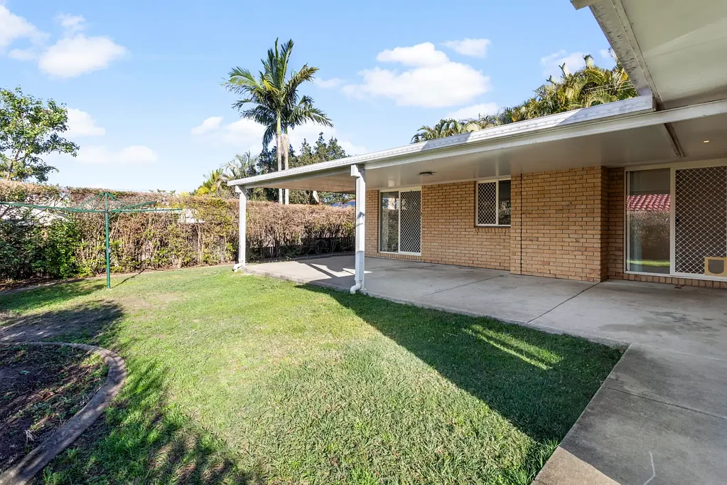Freshly Painted Family Entertainer - Ready To Move Into Now!