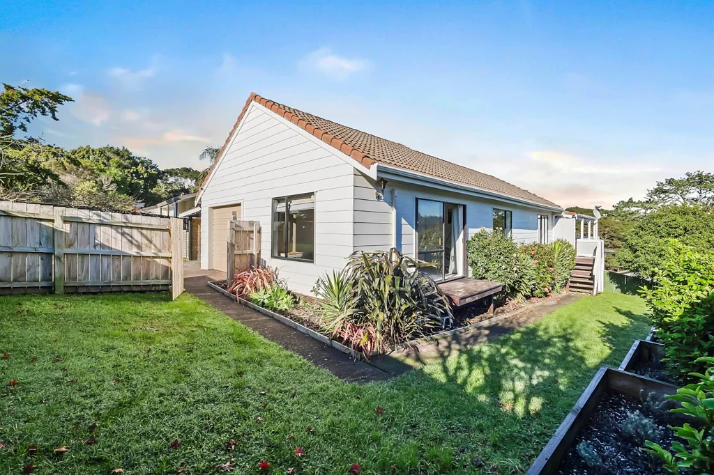 Bayview 4Kwarto Modern, Spacious & Full of Future Potential!