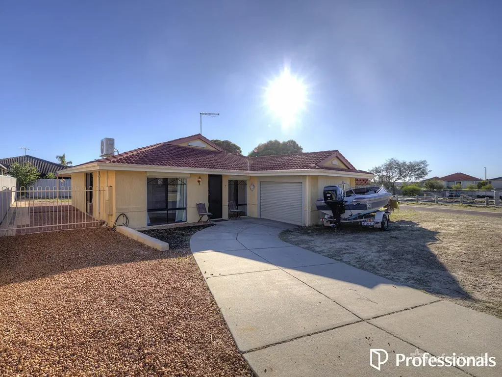 Charming 3-Bedroom House for Rent in Quinns Rocks!