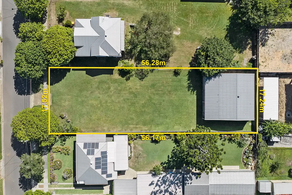 Mitchelton Mitchelton蓝筹地段 979平米平地地块 宽17.52米临街面 三车位车库 多功能开发潜力 关键设施便捷可达 Build or Subdivide on 979sqm with 17.52m Frontage in Walk to Everything Location
