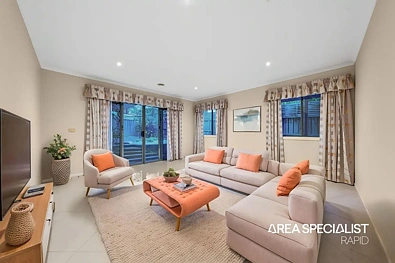 4 Eucumbene Drive, Berwick, VIC 3806, 6 Bedrooms, 2 Bathrooms, House