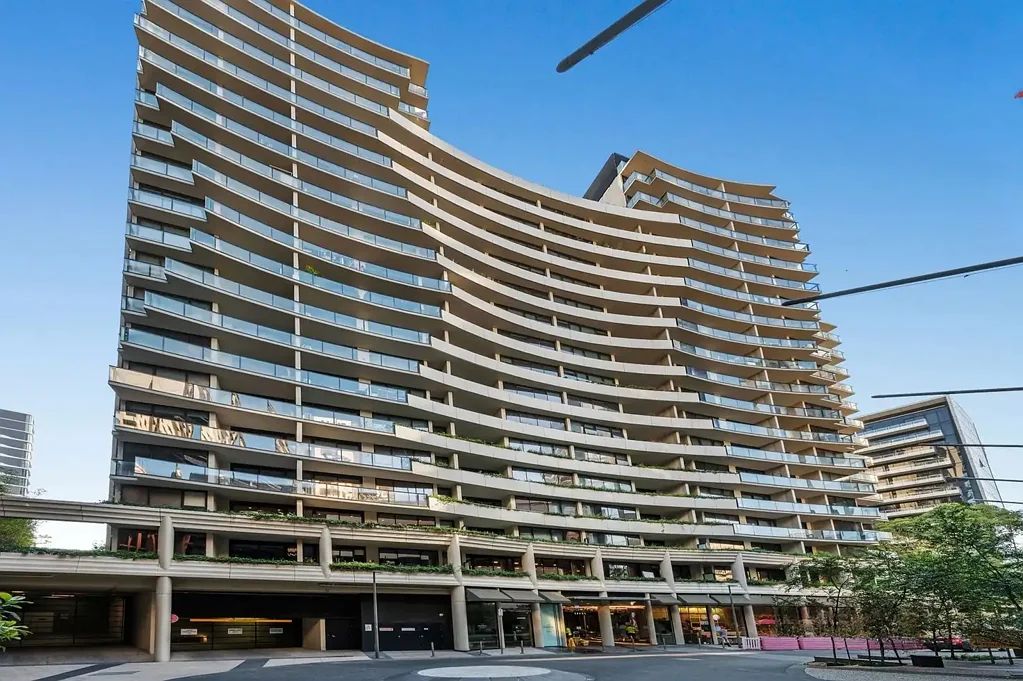 “Lucia” – Refined apartment living in one of South Yarra’s finest luxury complexes.