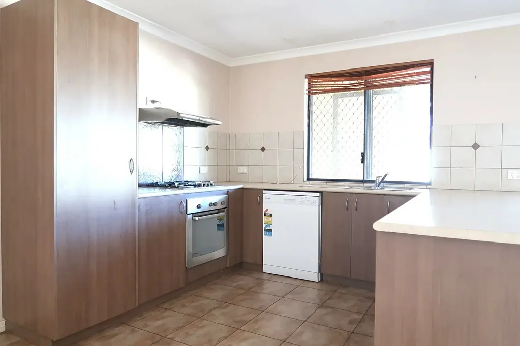 South Hedland 4 Slaapkamer Modern Broome-Style Family Living with Space, Privacy & Strong Returns!