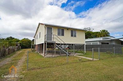 Mareeba 3Moenga HIGH-SET HOME IN GREAT LOCATION