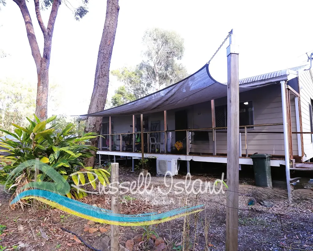 Russell Island 3Habitaciones North-End Opportunity — Affordable Entry Level House.