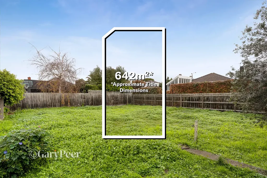 Caulfield South 3ਬੈੱਡਰੂਮ Weatherboard classic with expansive rear allotment