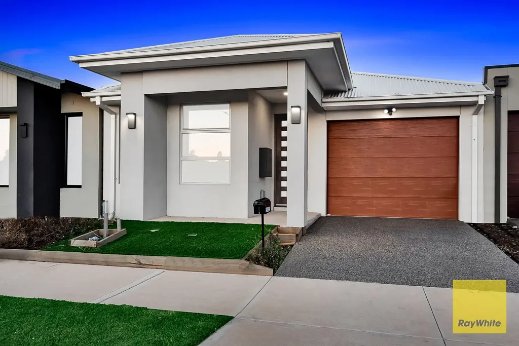 Tarneit 4chambre Well Designed Modern Home in Emerald Park Estate !!