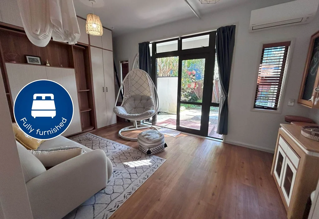 FULLY FURNISHED in Central Albany
