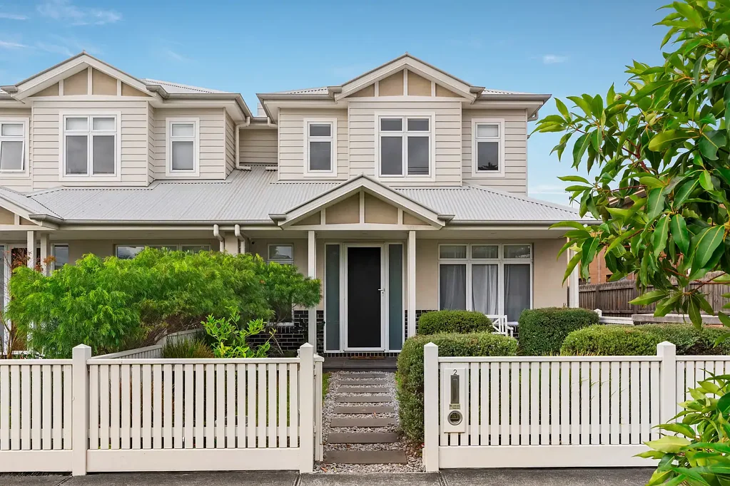 2/12 Grieve Parade, Altona, VIC 3018, 3房, 2浴, Townhouse