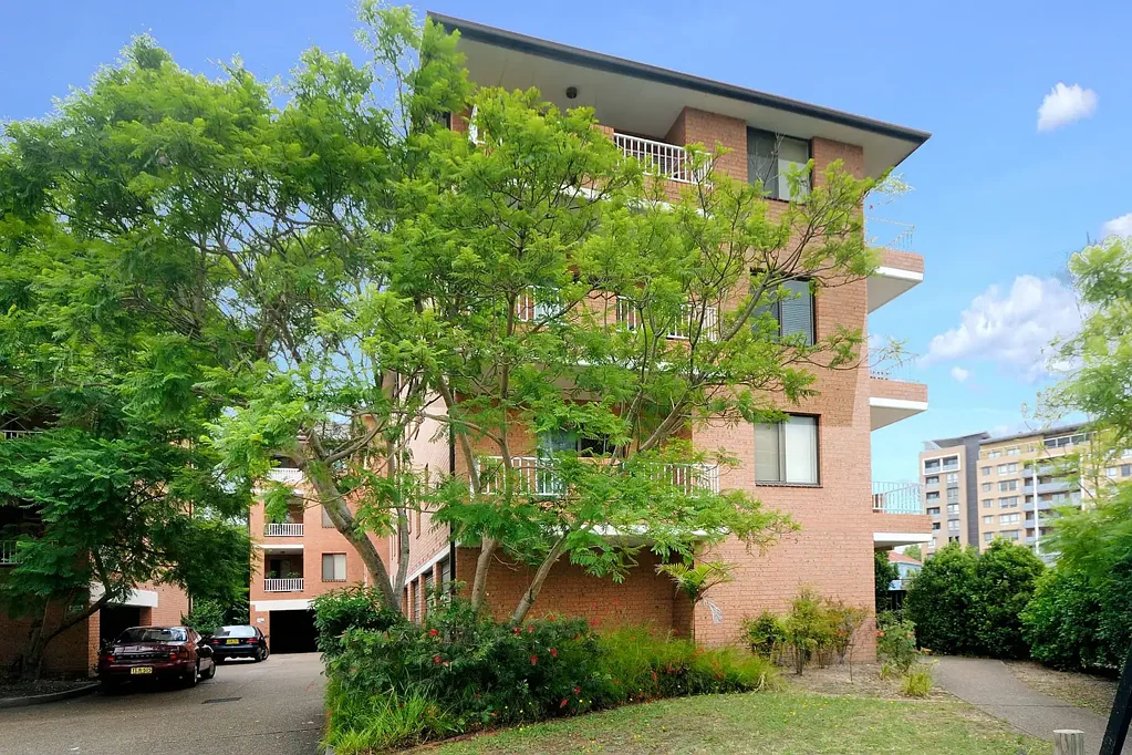 Immaculate 2 Bedroom Unit