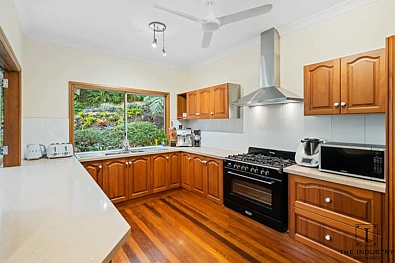 15 Cyathea Close, Kamerunga, QLD 4870, 5 침실, 2 욕실, House